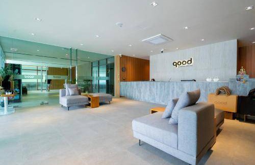 Nakhon Sawan Hotel | 252 m² Hotel ∙ 4 bedrooms ∙ 10 guests