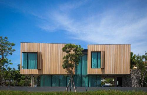 Phetchaburi Villa | 260 m² Villa ∙ 3 bedrooms ∙ 12 guests