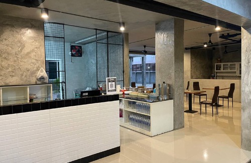 Bang Na Hotel | 29 m² Hotel ∙ 10 guests