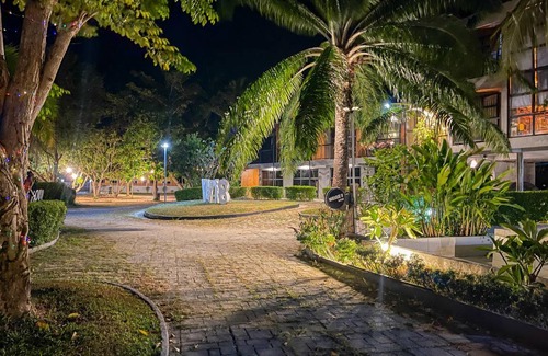 Don Sak Hotel | 29 m² Hotel ∙ 6 guests