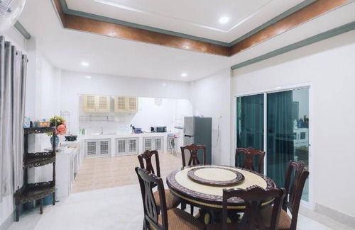 Hat Yai House | 292 m² House ∙ 4 bedrooms ∙ 22 guests