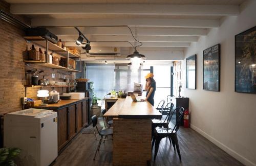 Chang Phueak House | 2BR House with Bathtub near Old City