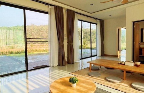 Khanong Phra House | 300 m² House ∙ 4 bedrooms ∙ 12 guests