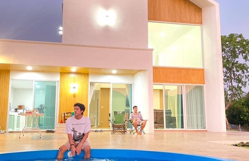 Kanchanaburi Villa | 300 m² Villa ∙ 2 bedrooms ∙ 8 guests
