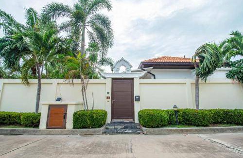 Pratumnak Hill Villa | 300 m² Villa ∙ 3 bedrooms ∙ 10 guests