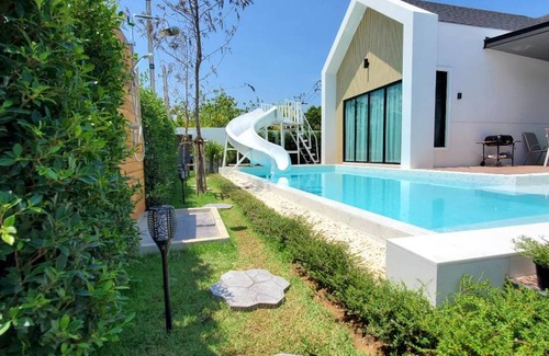 Hin Lek Fai Villa | 320 m² Villa ∙ 3 bedrooms ∙ 10 guests