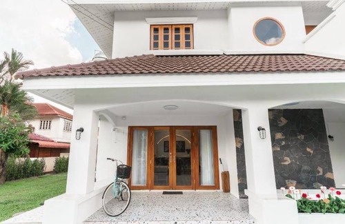 Chaiyasathan House | 330 m² House ∙ 4 bedrooms ∙ 8 guests