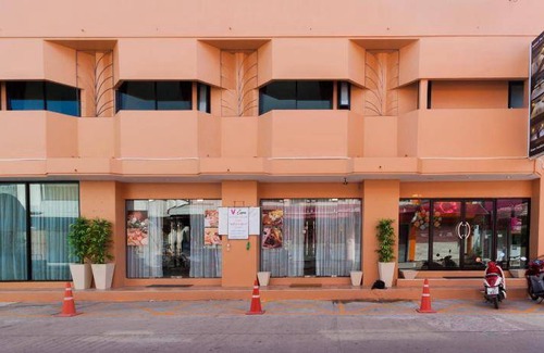 Chaweng City Center Resort | 35 m² Resort ∙ 3 guests