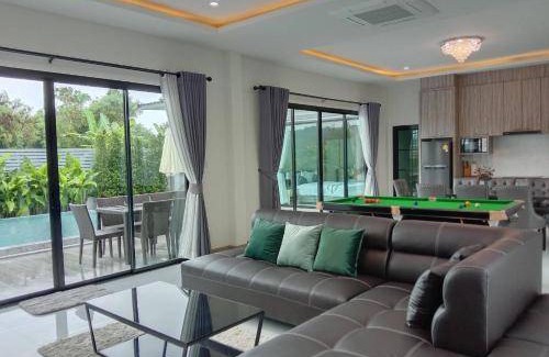 Buriram House | 350 m² House ∙ 4 bedrooms ∙ 10 guests