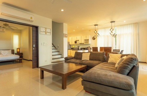Ban Saiyuan Villa | 3BR PoolVilla Near Nai Harn Beach V113