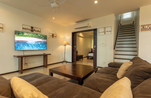 Ban Saiyuan Villa | 3BR PoolVilla Near Nai Harn Beach V113