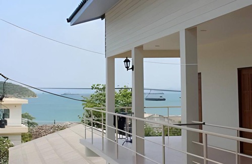Ko Sichang Bed & Breakfast | 40 m² Bed and breakfast ∙ 6 guests