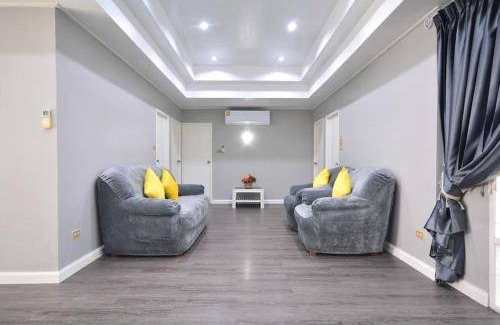 Jomtien House | 400 m² House ∙ 5 bedrooms ∙ 11 guests