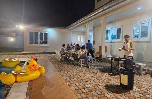 Nong Pla Lai House | 400 m² House ∙ 5 bedrooms ∙ 14 guests