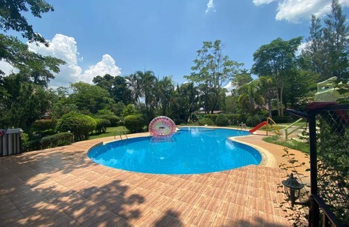 Wat Bung Toei Hotel | 41 m² Hotel ∙ 8 guests