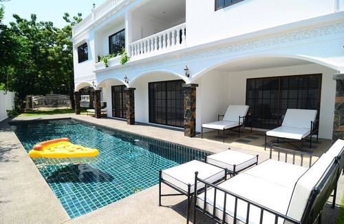 Khao Takiab Villa | 450 m² Villa ∙ 8 bedrooms ∙ 20 guests