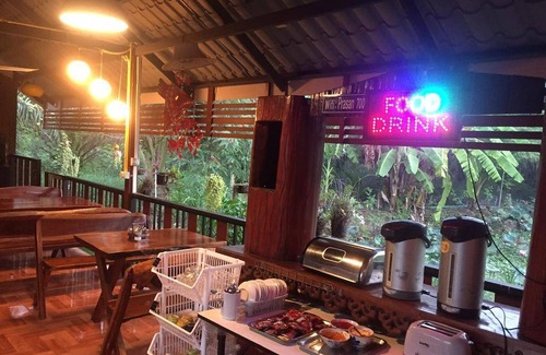 Tha Muang Hotel | 50 m² Hotel ∙ 7 bedrooms ∙ 10 guests