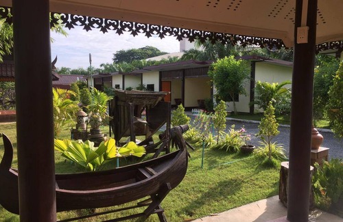 Tha Muang Hotel | 50 m² Hotel ∙ 7 bedrooms ∙ 10 guests