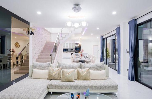 Bang Sare Villa | 500 m² Villa ∙ 8 bedrooms ∙ 20 guests