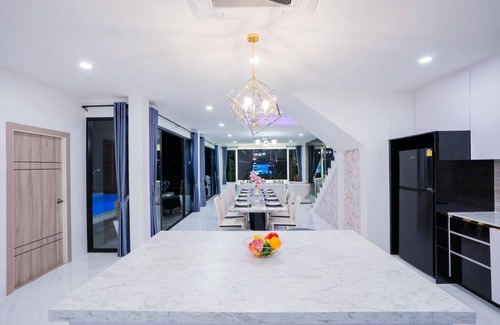 Bang Sare Villa | 500 m² Villa ∙ 8 bedrooms ∙ 20 guests