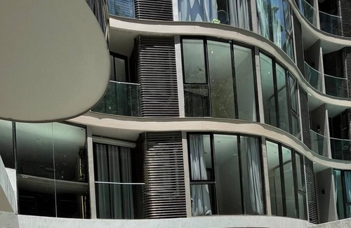 Nana Condo | 6 Star Lux Brand NEW Condo @ Heart of Bangkok on the foot steps of Large Park