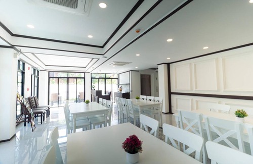 Wua Lai Hotel | 60 m² Hotel ∙ 4 guests