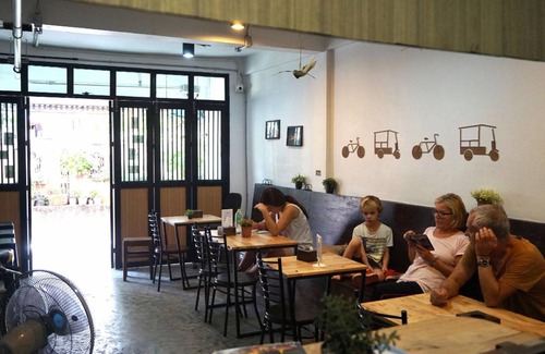 Arun Amarin Hostel | 64 m² Hostel ∙ 127 guests