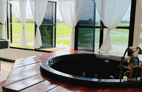 Ratchaburi Hotel | 70 m² Hotel ∙ 2 bedrooms ∙ 8 guests