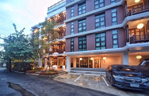 Nong Pa Khrang Hotel | 75 m² Hotel ∙ 4 guests