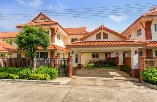 Bang Sare Resort | 750 m² Resort ∙ 7 bedrooms ∙ 127 guests