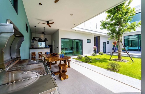 Hua Hin Villa | 850 m² Villa ∙ 6 bedrooms ∙ 12 guests