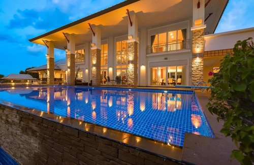 Hua Hin Villa | 859 m² Villa ∙ 7 bedrooms ∙ 20 guests