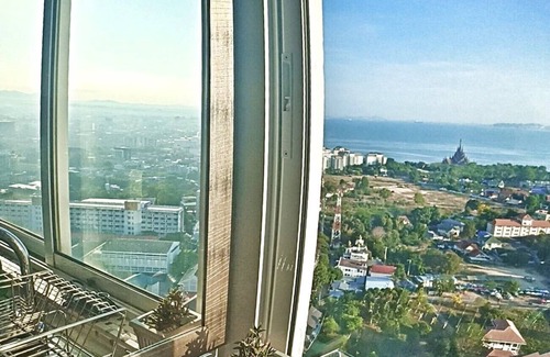 North Pattaya Apartment | Art Under the Clouds 32nd floor sea view SuperHost