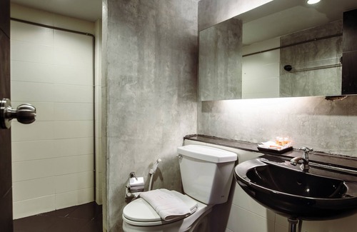 Chang Phueak Hotel | B2 Black Business & Budget Hotel