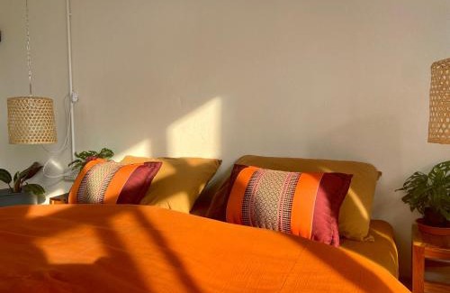 Talat Noi Hostel | Baan KhaoSoi - Private room in a rooftop hostel 3rd floor