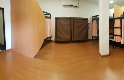 Mueang Samut Prakan District Hostel | BC House and Hostel
