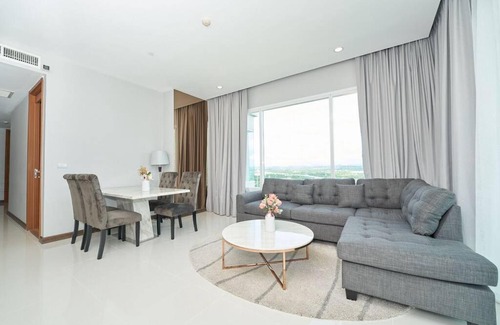 Na Chom Thian Apartment | Beach Front Condo, Sea View with Pool