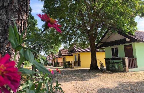 Takhli Bed & Breakfast | Bed and breakfast ∙ 2 guests