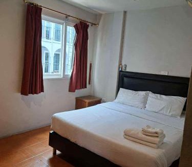 Nong Chaeng Hotel | Big Moose Pattaya