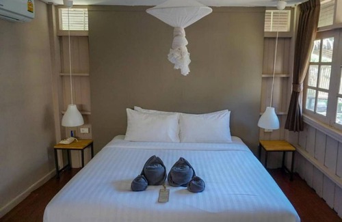 Ko Phi Phi Resort | Bungalow with Garden View