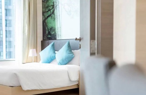 Phra Khanong Nuea Apartment | Charming Sky Bay Suite near BTS Phrakanong 简约迷人房近轻轨站 U6