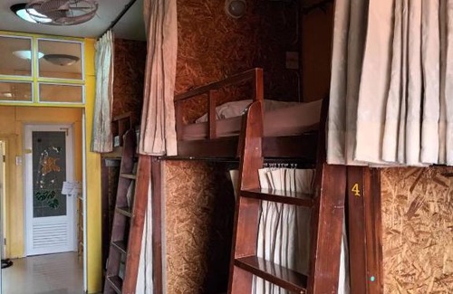 Wua Lai Hostel | Chiangmai Capsule Hostel
