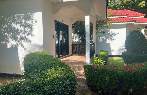 Ko Lanta House | Cozy bungalow in serene Koh Lanta with WiFi, AC