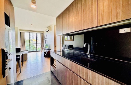 Sukhumvit Apartment | Cozy Garden-View 1BR 700m BTS ThongLo, Sukhumvit49, Samitivej Hospital