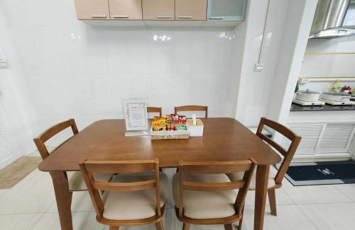 Khlong Toei House | Cozy Living Sukhumvit38 with 3 comfortable bedrooms
