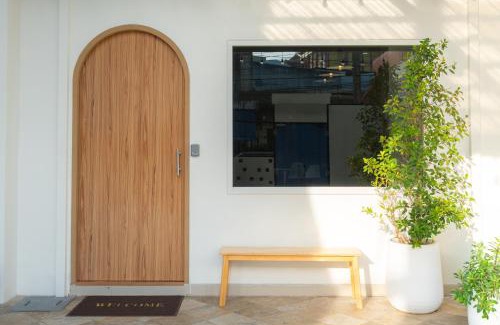 Downtown Hat Yai Apartment | De Blue Door, Hatyai