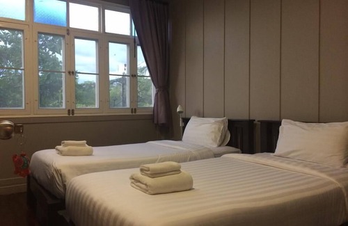 Mueang Kao Hostel | Dorm of Happiness by Tharaburi Resort