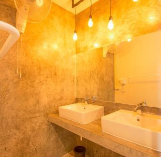 Siriraj Hostel | Ekanake hostel