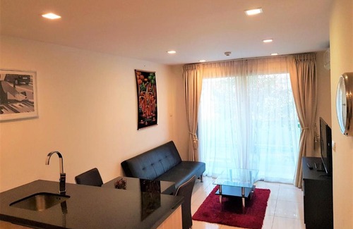 Jomtien Apartment | Fantastic roof top pool!