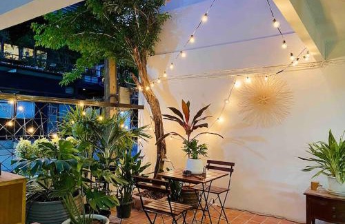 Sukhumvit House | Flip Flop In Townhouse